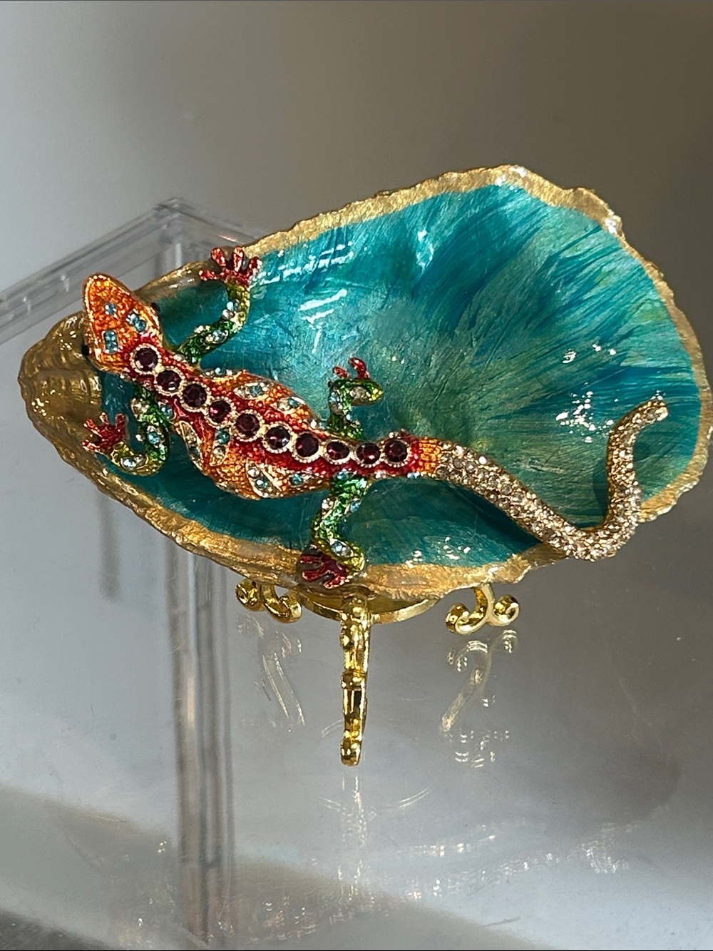 Crystal Lizard Oyster Shell Trinket Dish with Gold Stand New - Picture 6 of 6